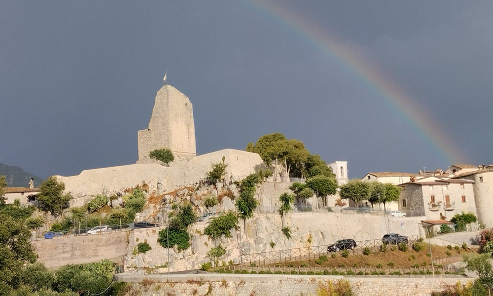 Skyline arcobaleno Castelnuovo Parano_1000x600