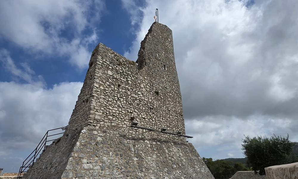 Torre Castelnuovo Parano nuvoloso_1000x600