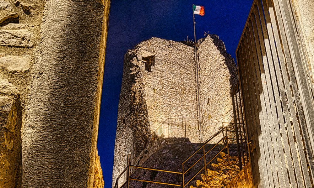 Scorcio del castello di Castelnuovo Parano_1000x600